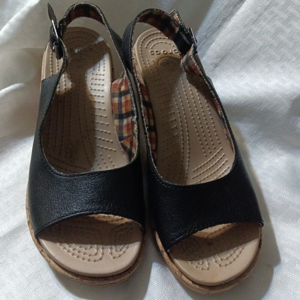 Crocs Women’s Size 8 A-Leigh Leather Strap Cork Wedge Open Toe Heels Sandals